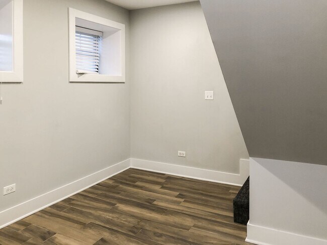 Photo - 1946 W Nelson St Unit 1946-1W