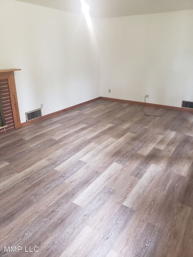 Photo - 3 br, 2 bath House - 5312 Homestead Rd