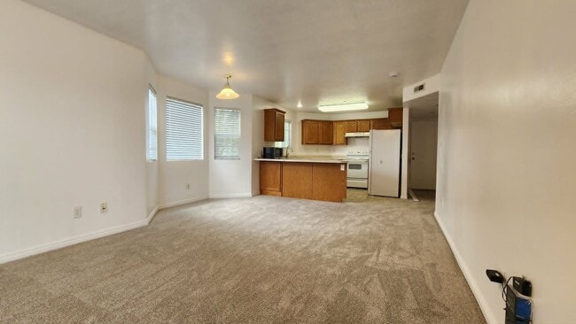 Photo - 105 Daybreak Ln