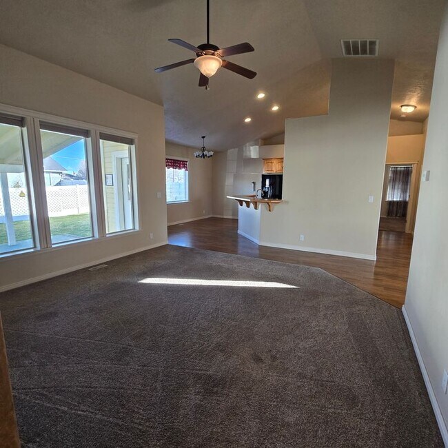 Photo - 2595 Driftwood Pl