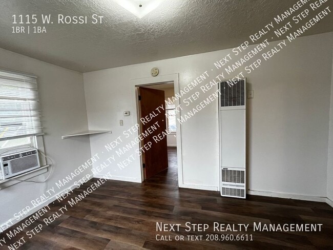 Photo - 1115 Rossi St
