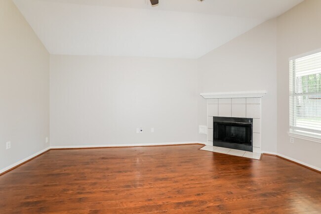 Photo - 7122 Woodland Oaks