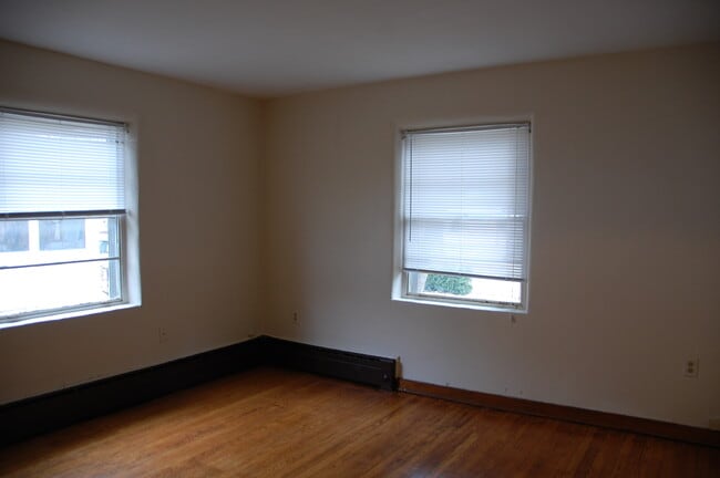 Photo - 606 E Elm St Unit 4