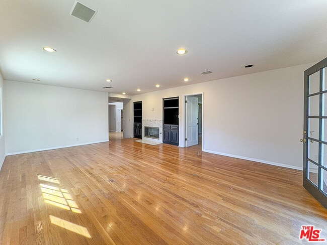 2445 22nd St