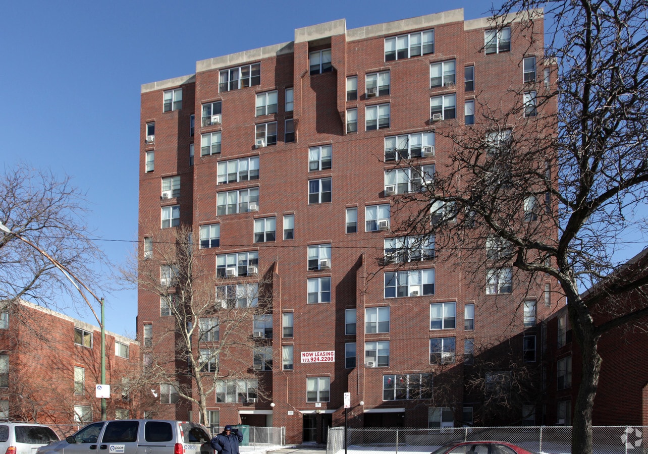 Lake Park Manor - Lake Park Manor Apartments