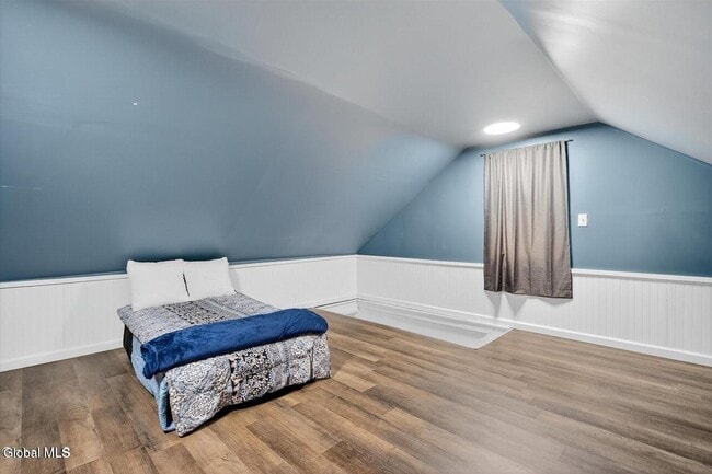 Photo - 1321 W High St