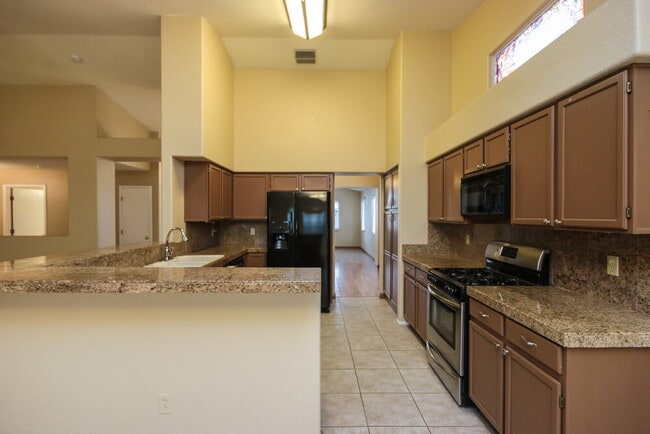 Photo - 8915 N Veridian Dr