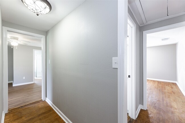 Photo - 1505 Brazos St