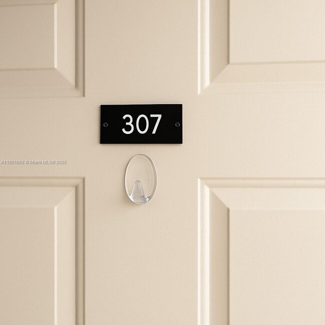 Photo - 1475 NE 125th Terrace Unidad 307-BI