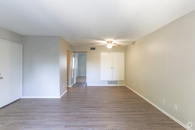 1BR, 1BA DINING - 720 SF