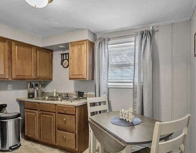Photo - 111 Midland Ave Unit Upper