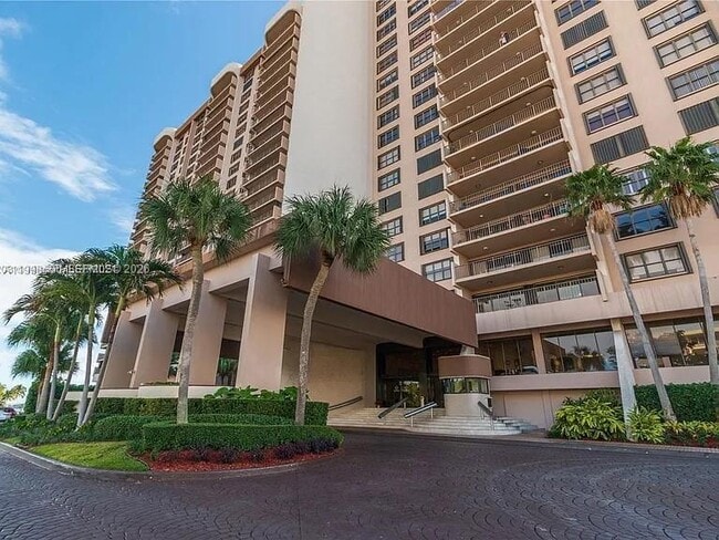 Photo - 1800 NE 114th St Unit 807