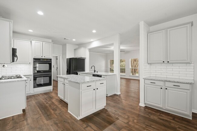 Building Photo - 2875 Wimbledon Ln