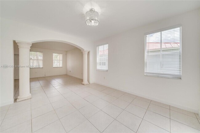 Photo - 16500 SW 37th St