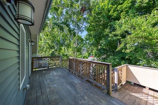 Photo - 126 Monument St