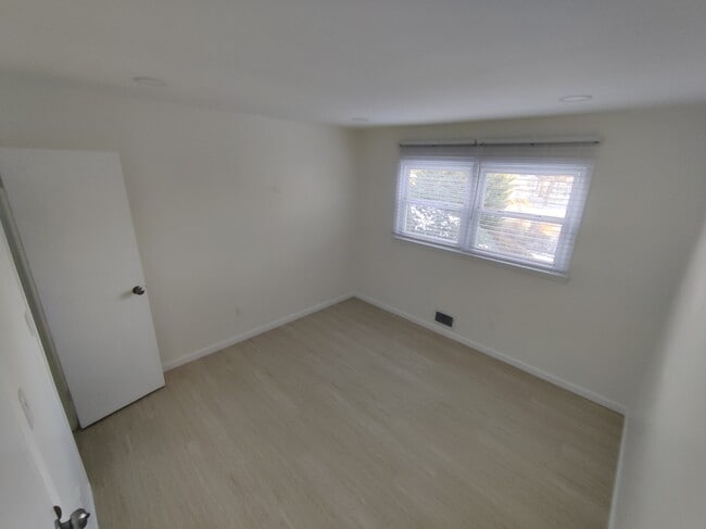 Photo - 8 Deborah Dr