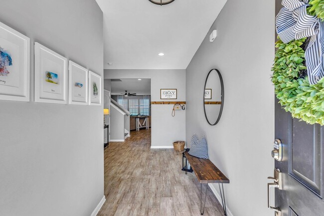 Photo - Stunning 4 Bed/2.5 Bath home in Creekside