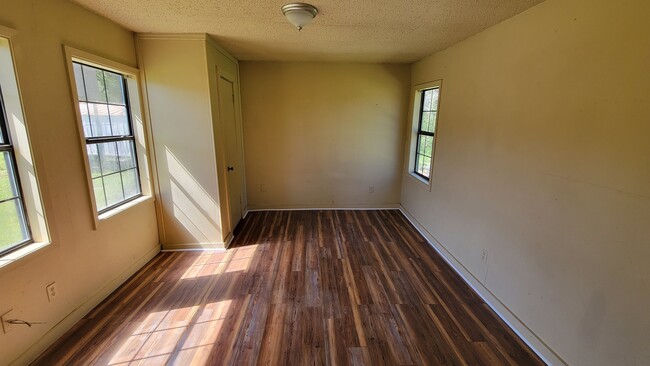 Photo - 120 N Front St