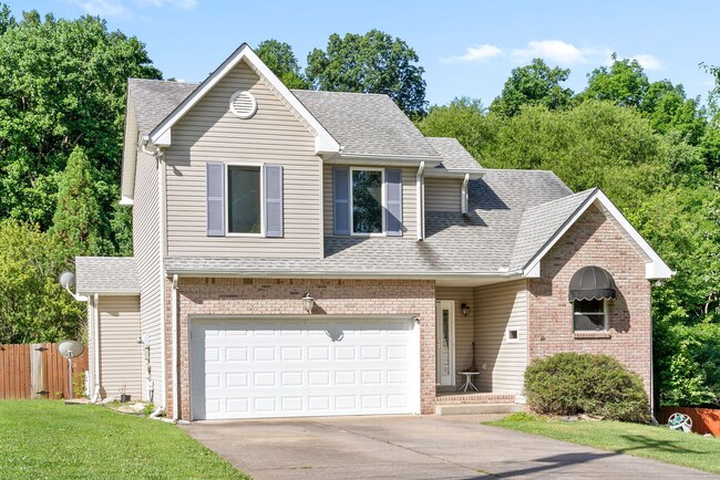 Photo - Pet Friendly Three Bedroom!