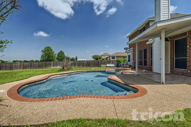 Photo - 761 Meghann Ln