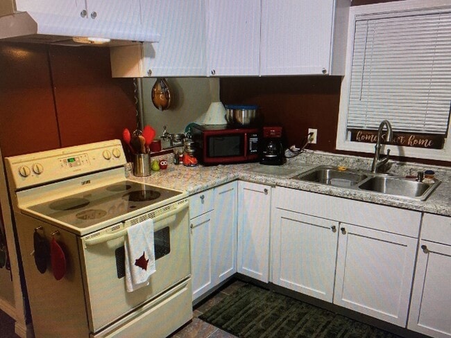 Photo - AVAILABLE August - 1 Bed 1 Bath single family home!