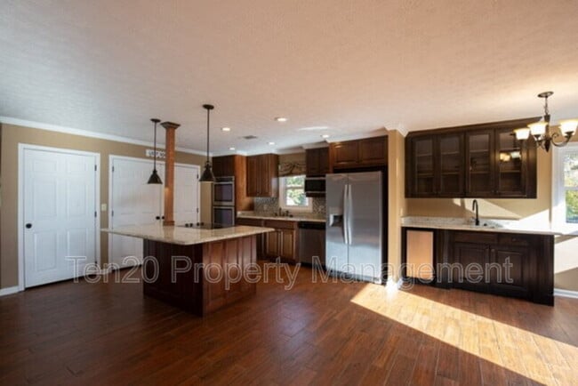 Photo - 2813 Edgewood Rd