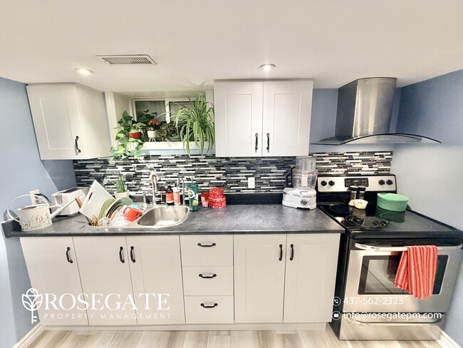 Photo - All-Inclusive, Pet-Friendly 2-Bedroom Apartment with Parking in Waterloo Unit 2