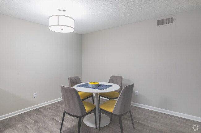 2BR, 2BA - 1,037SF - Dining Room