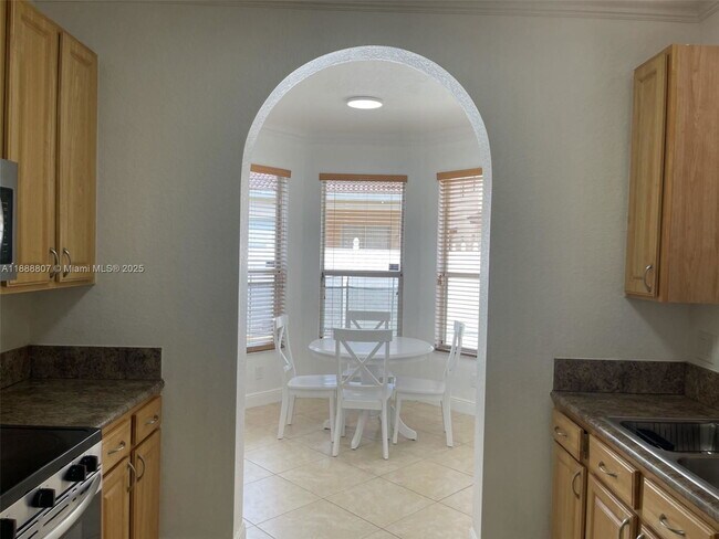 Photo - 3725 NE 10th St