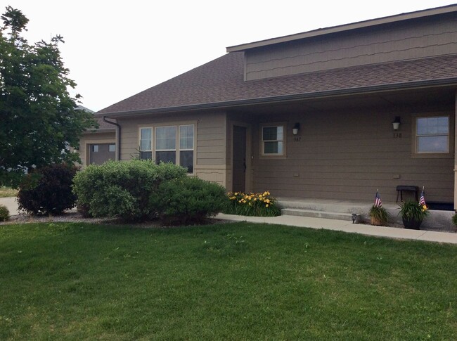Building Photo - Lovely Townhouse for Rent in South Heart
