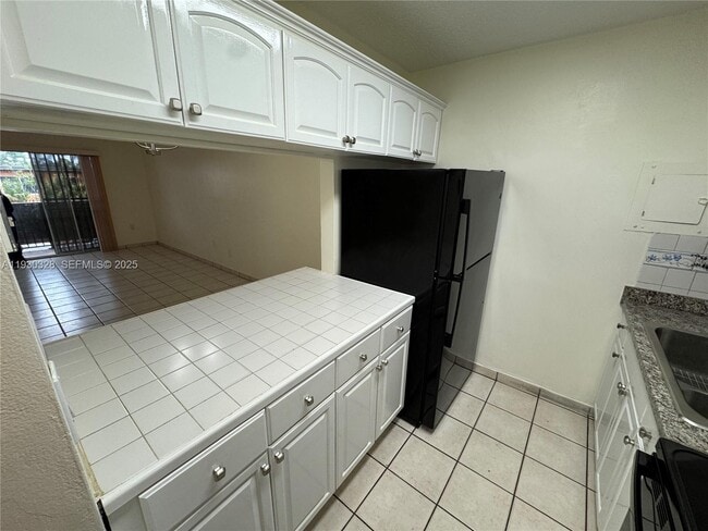 Photo - 677 SW 9th Ave Unit 212