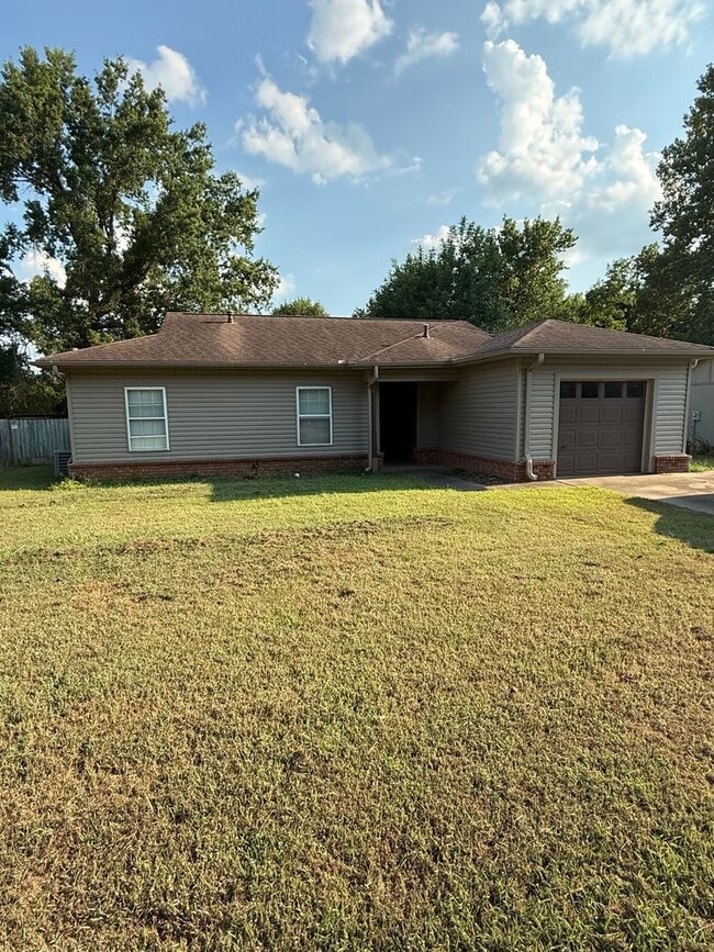 Building Photo - 1309 Grand Oak Dr Rental