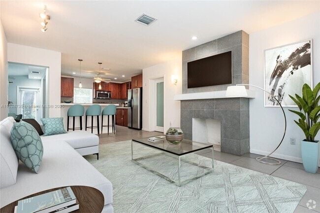 Building Photo - 330 NE 86th St Rental