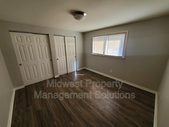 Photo - 1857 E 8th St