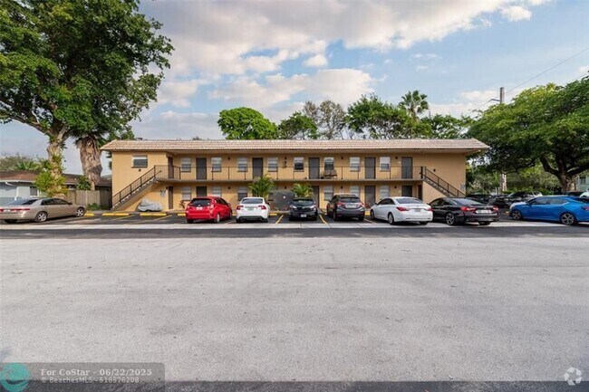 Building Photo - 1151 NE 17th Ct Unit 27 Rental