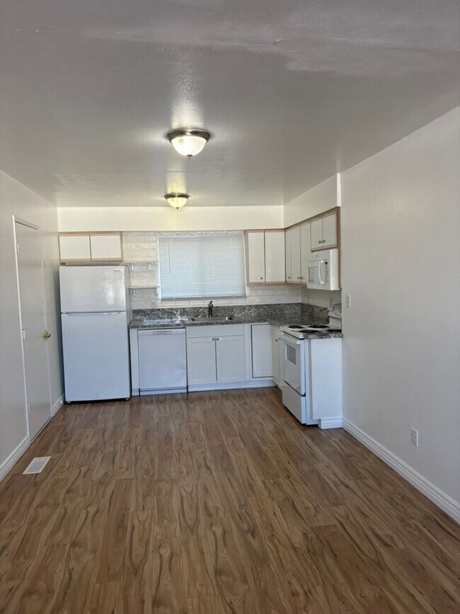 Photo - Cozy 2-Bedroom Duplex for Rent!