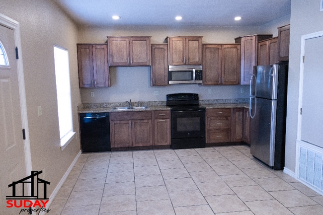 Photo - 608 E 15th St Unit 8