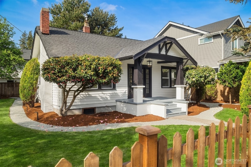 Photo - 250 NE Alder St