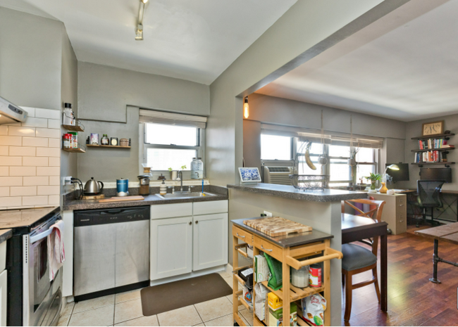 Photo - 4960 N Marine Dr Unit 719
