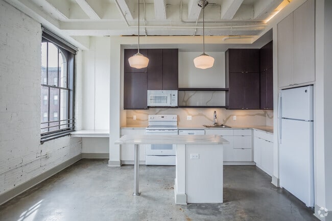 1 BR, 1 BA - The Whitman