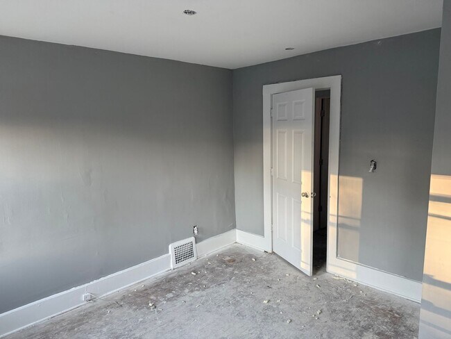 Photo - 12722 Birwood St