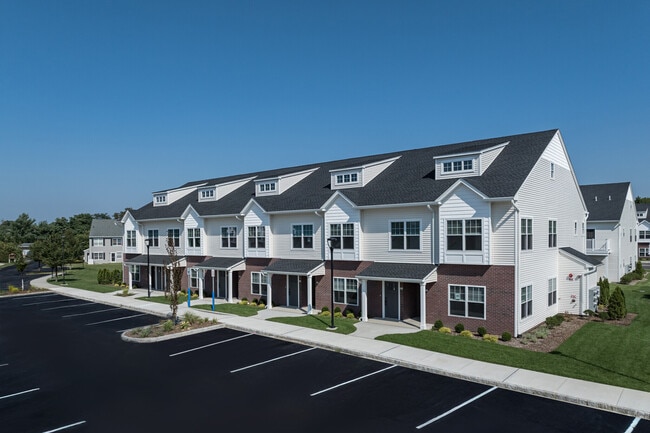 Building Photo - The Villas on Eastview