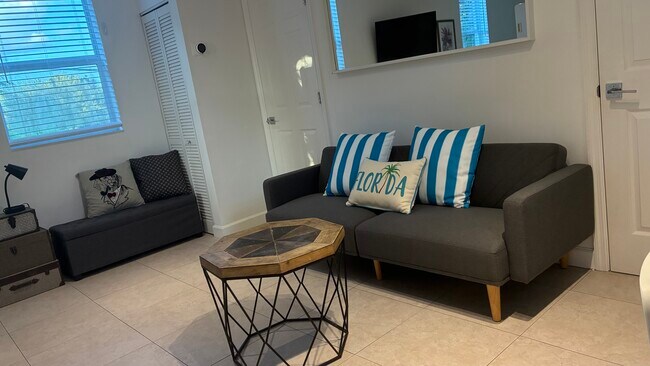 Photo - 239 NW 32nd St Unit 1