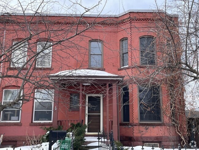 Building Photo - 13 W 33rd St Rental