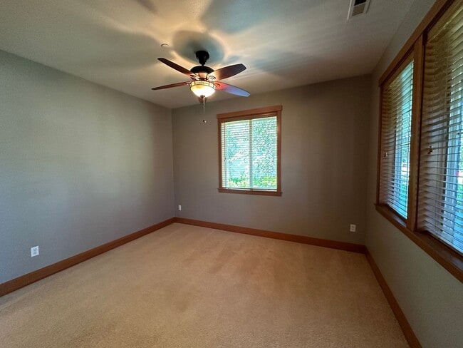 Photo - 1961 Nelson St