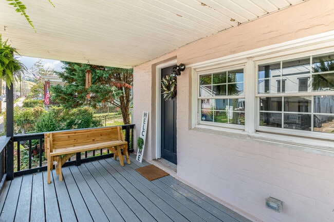 Photo - 8 Carneal St