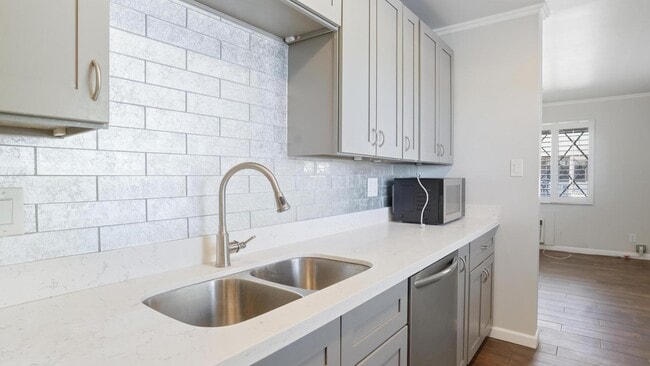 Building Photo - 3426 N Miller Rd Unit Apt 5