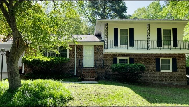 Photo - 419 Sharon Rd