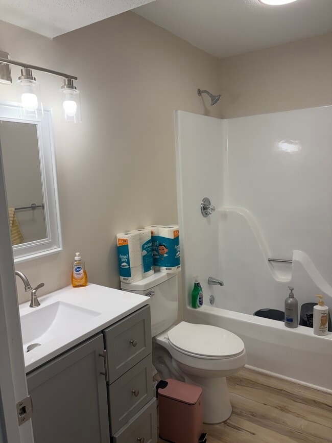 Photo - 148 Turnwood Ln