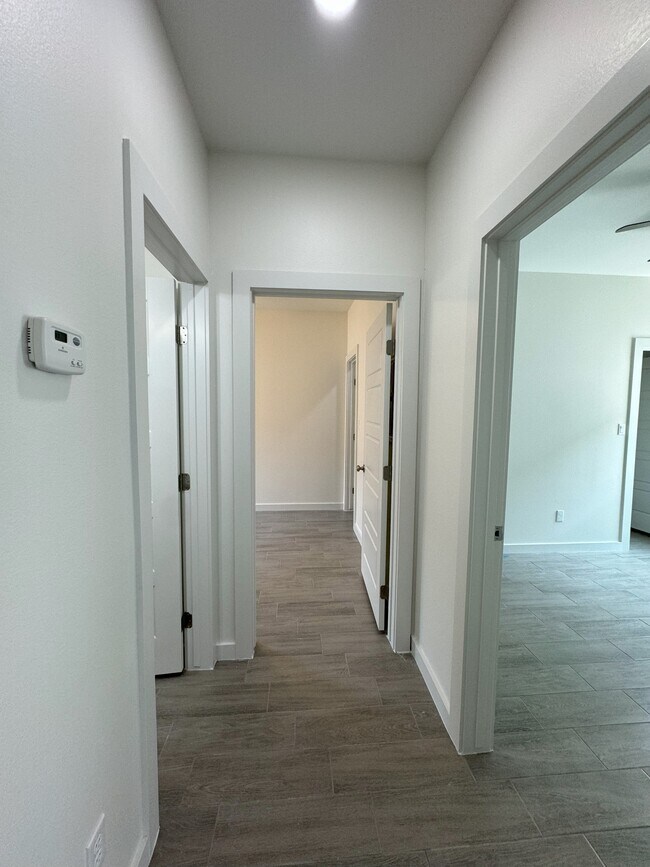 Photo - 1308 W Platinum Dr Unit 2